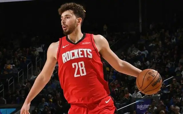 MISUITY米休缇 SS2026「见己」——中国国际时装周开幕大秀揭幕