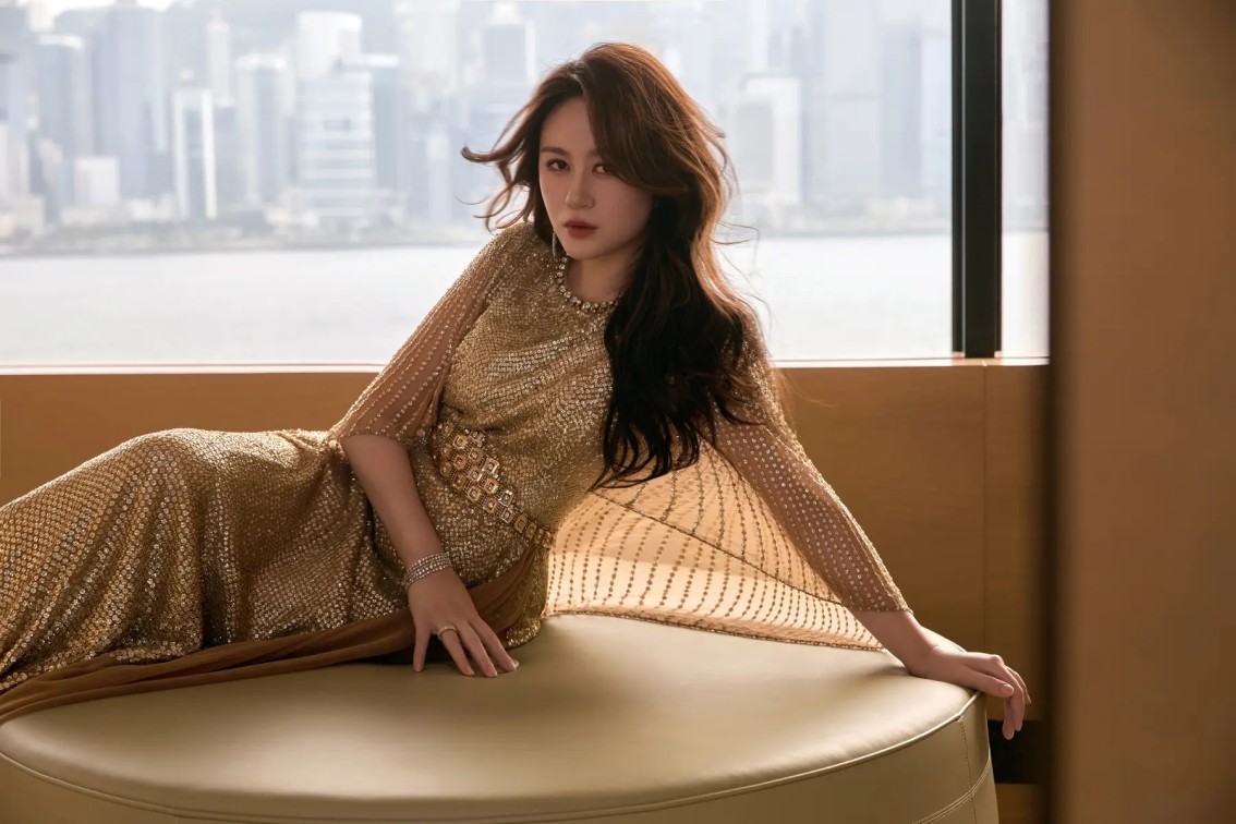 美依礼芽被《歌手》AI海报震惊到：差点连我自己都信了