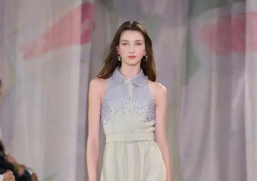 心洁罕见公开提退圈内情，为照顾继女回归家庭，内心充满了挣扎